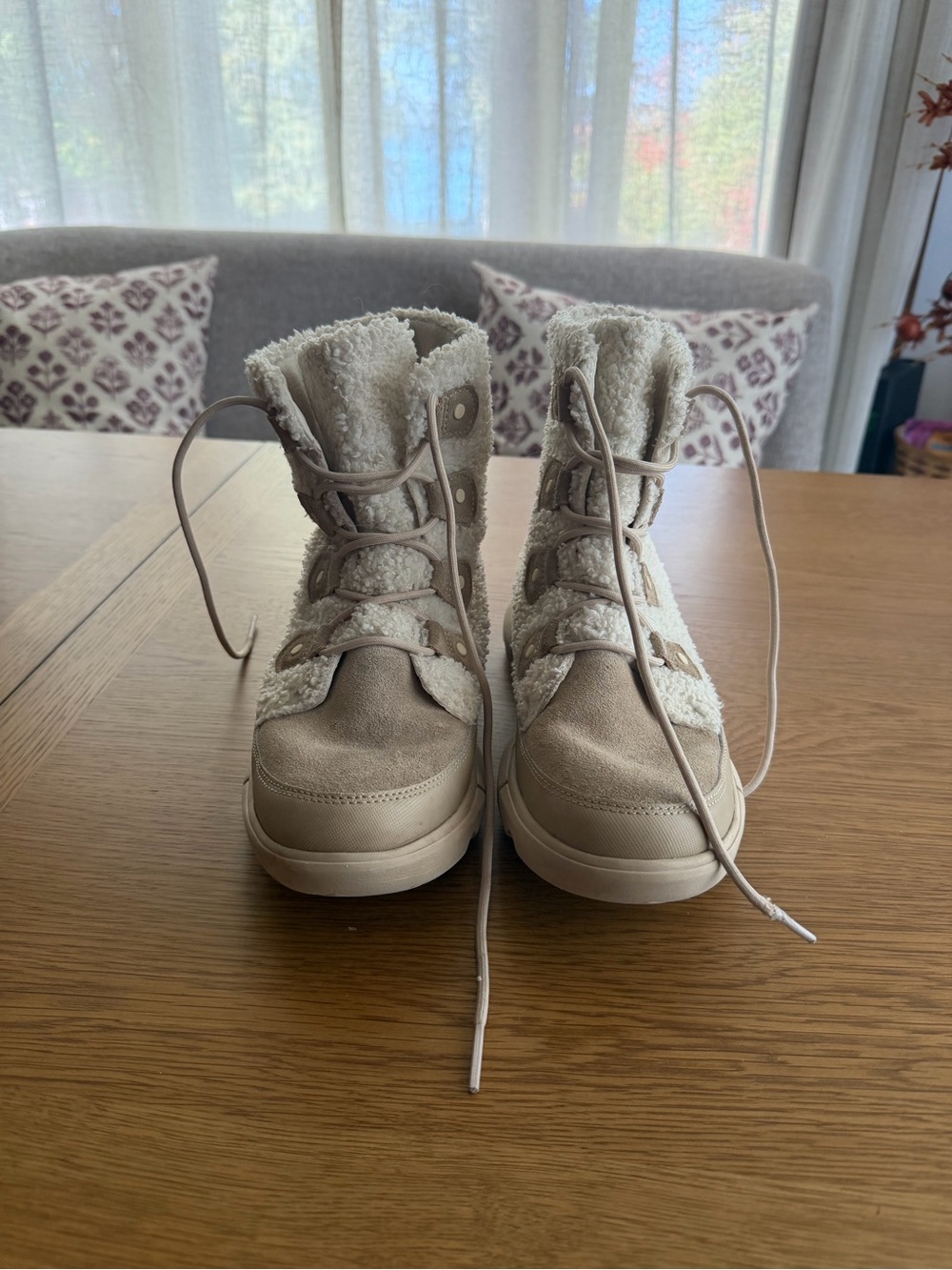 Sorel Women's Cream Sherpa Lace-Up Winter Boots